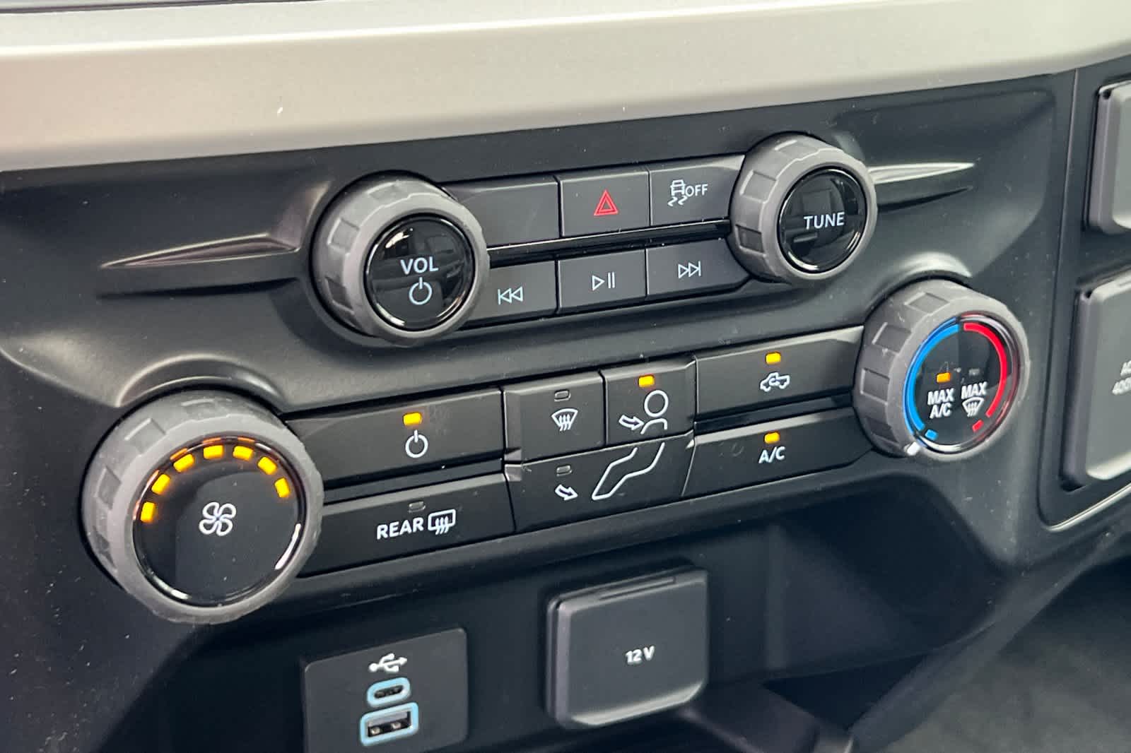 Thumbnail: 2026 Ford Econoline - 20