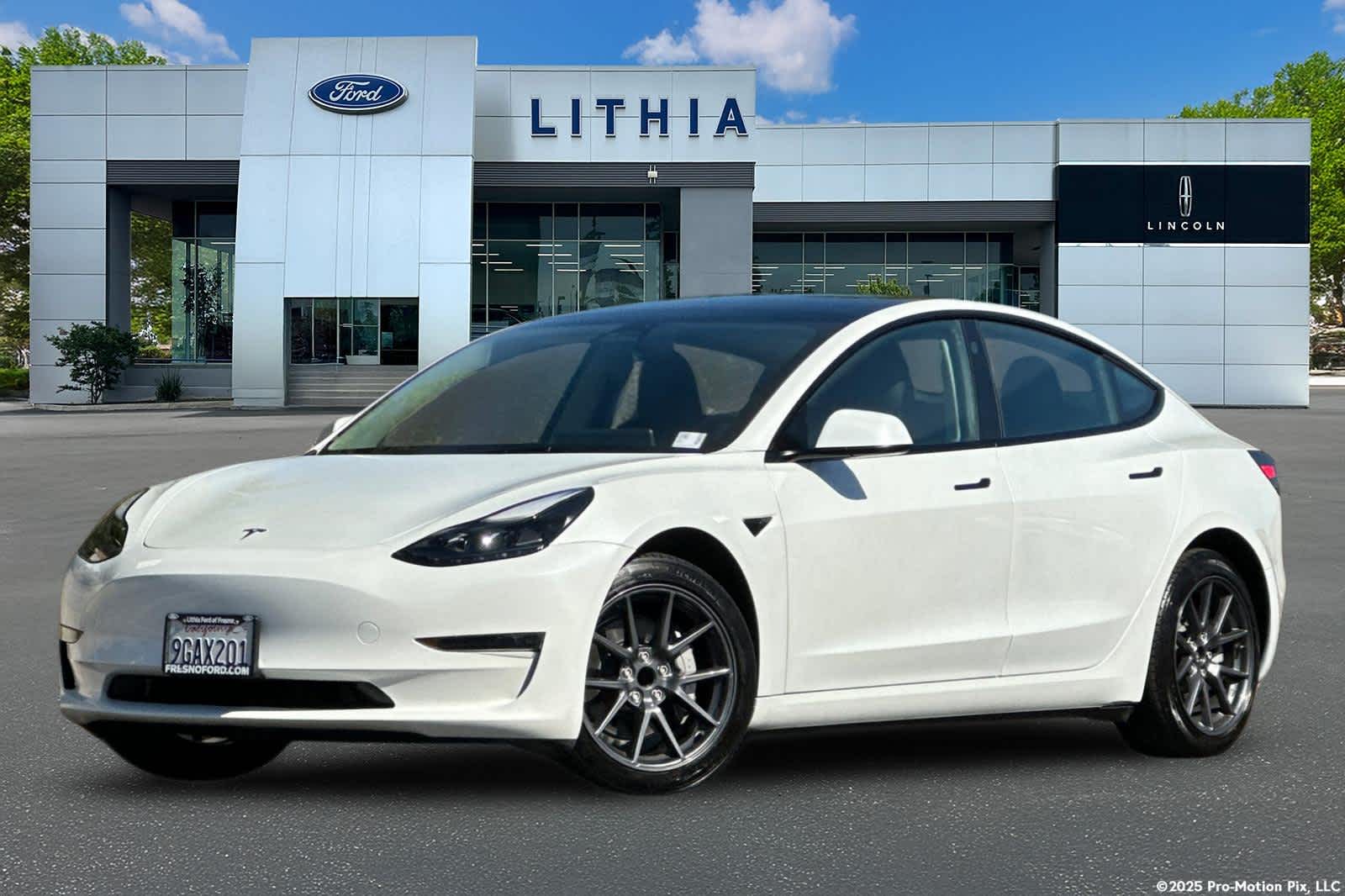 2023 Tesla Model 3 -'s photo
