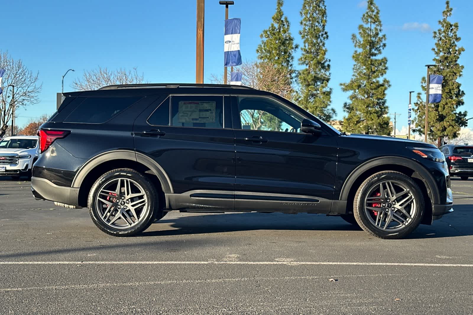 Thumbnail: 2026 Ford Explorer - 8