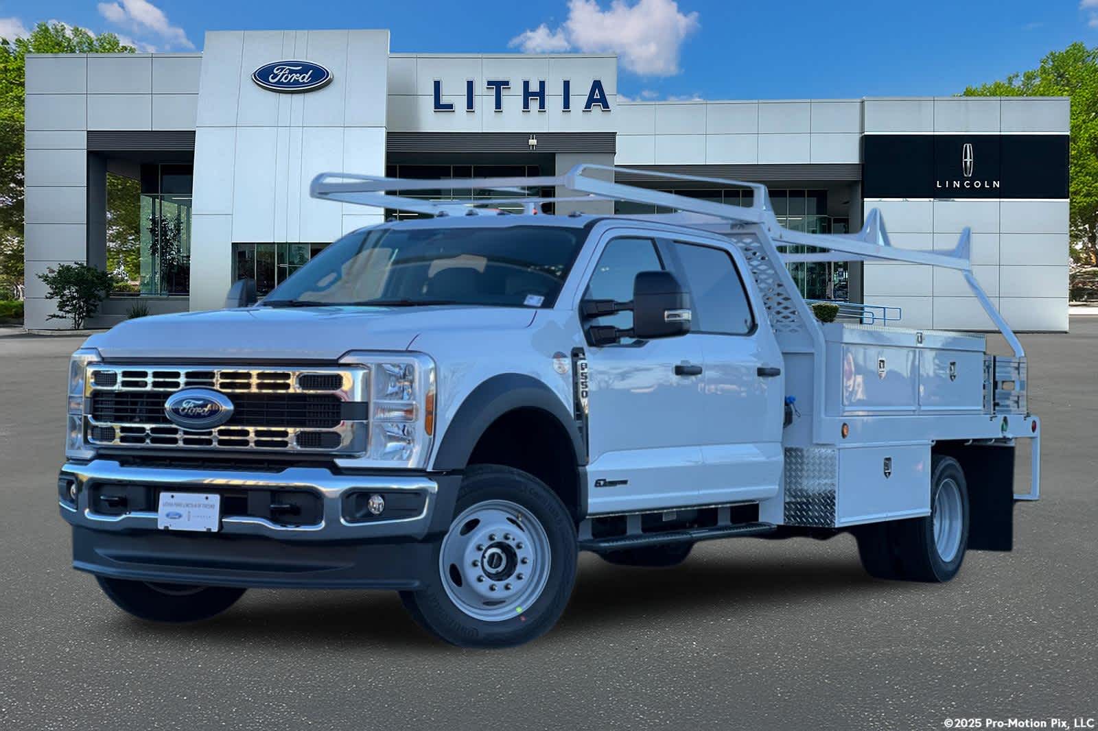 2026 Ford F-550 Super Duty Chassis Cab XL's photo