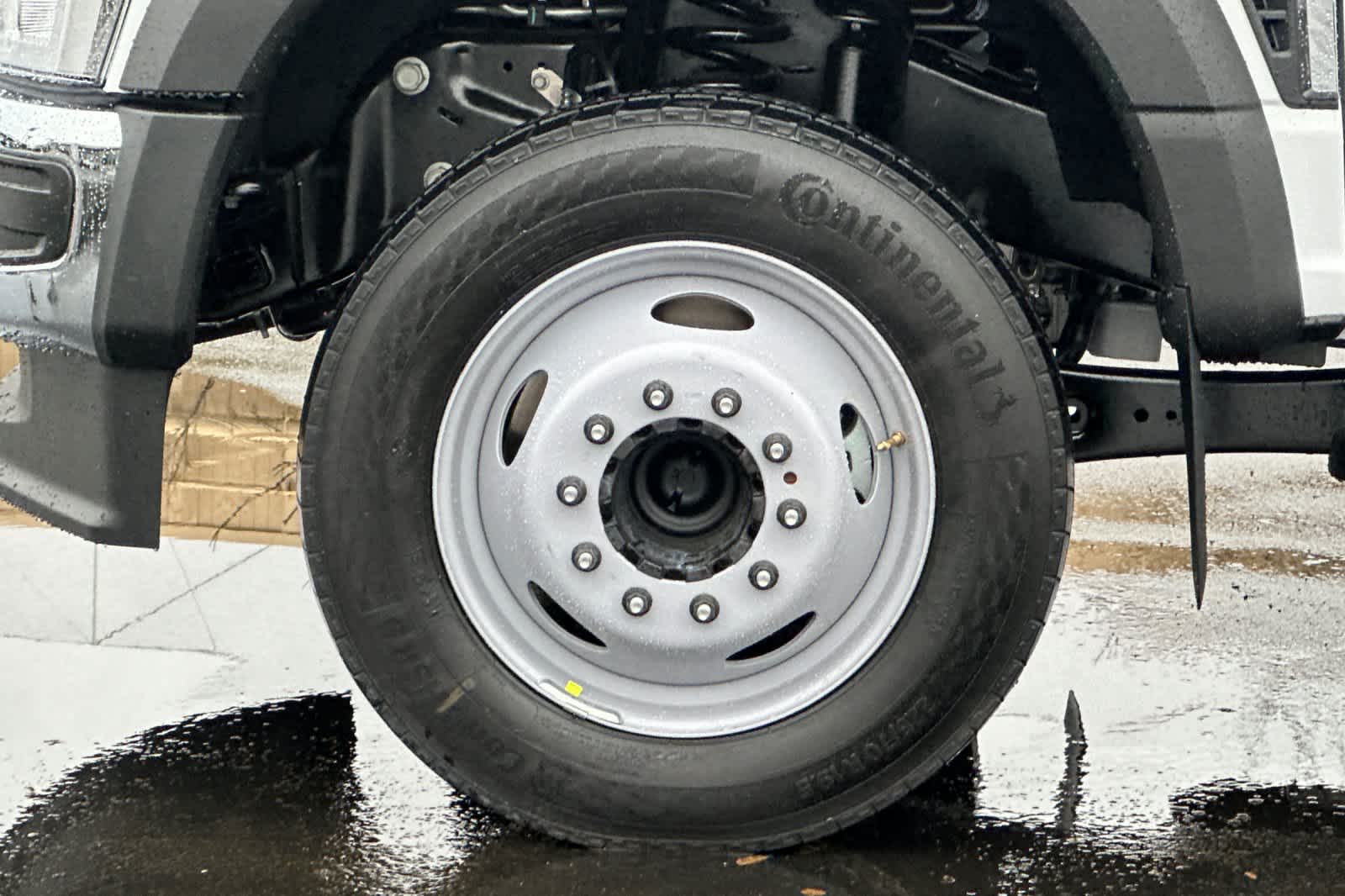 Thumbnail: 2024 Ford Econoline - 21