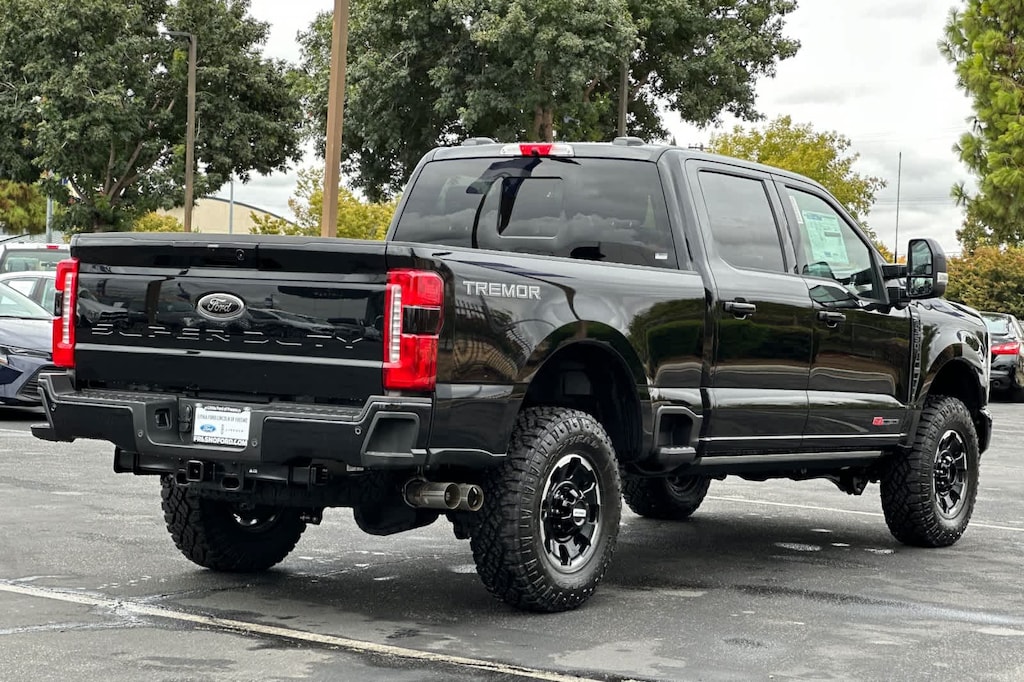 New 2026 Ford Super Duty F-350 SRW Lariat Truck