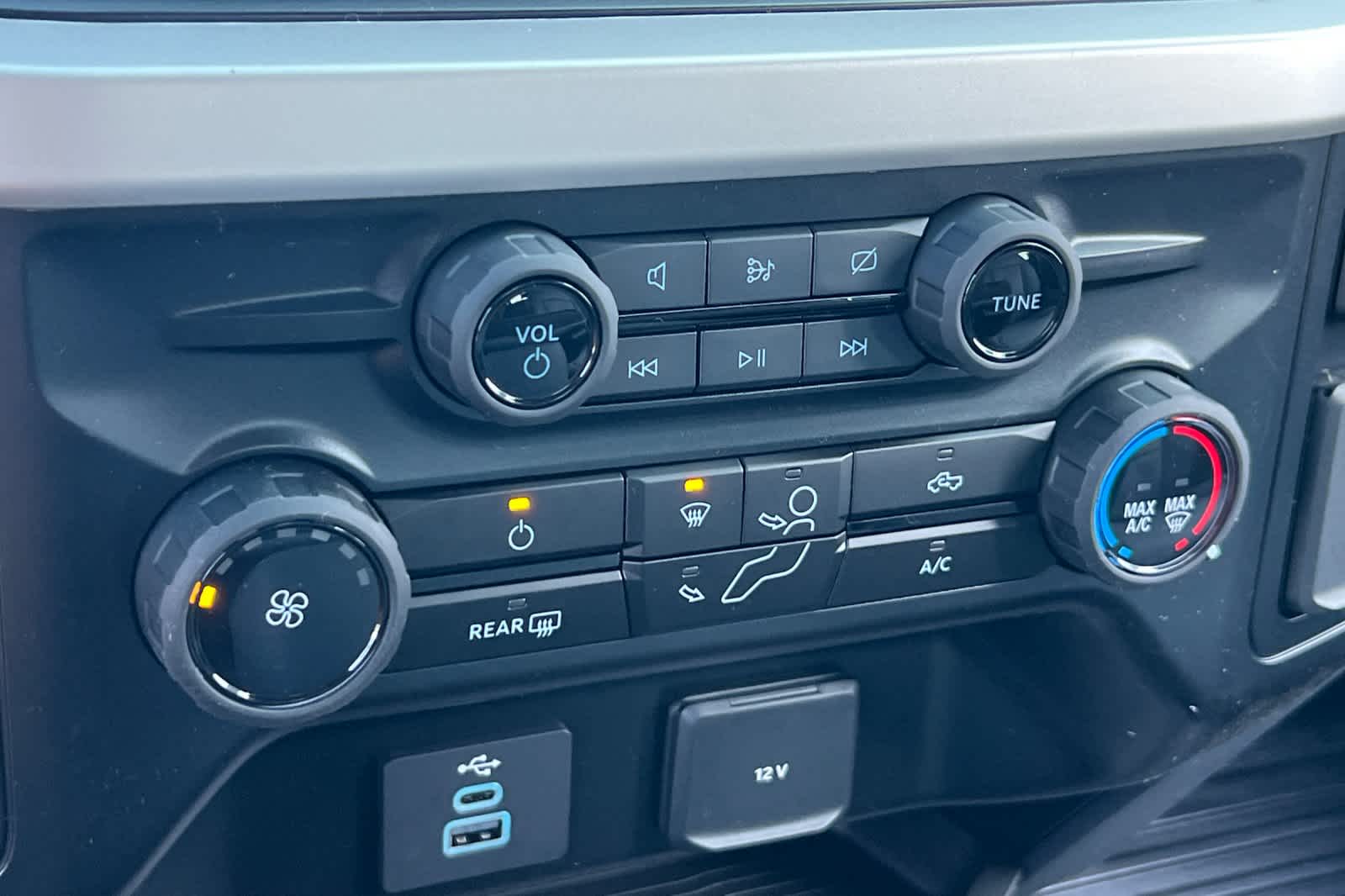 Thumbnail: 2024 Ford Econoline - 20