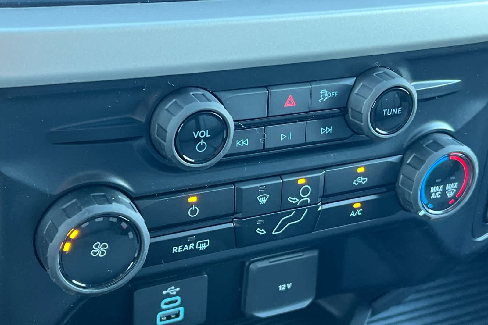 Thumbnail: 2026 Ford Econoline - 20