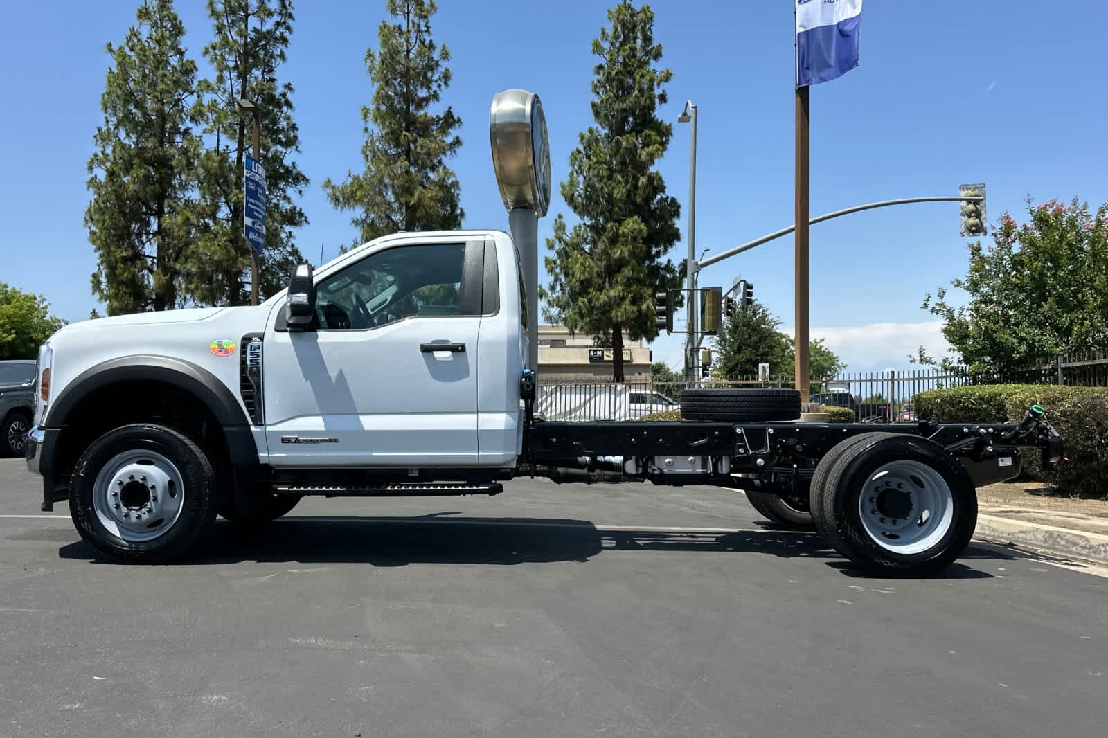 2025 Ford F-550 XL photo 3