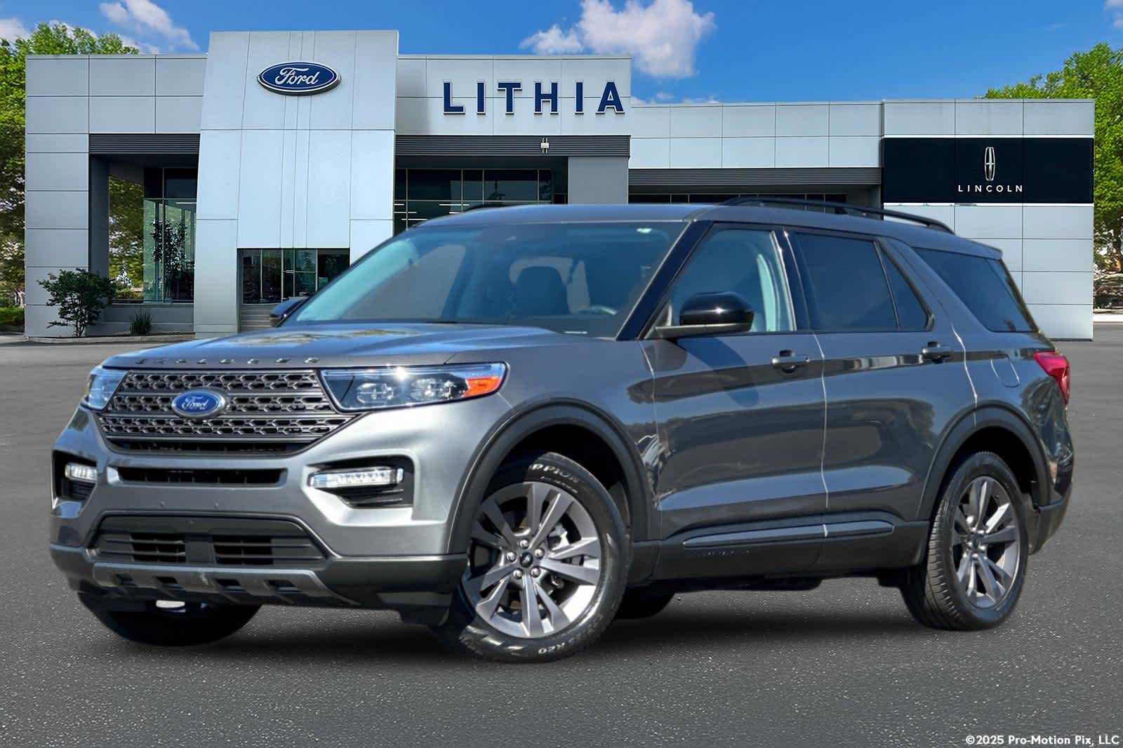 2023 Ford Explorer SUV 