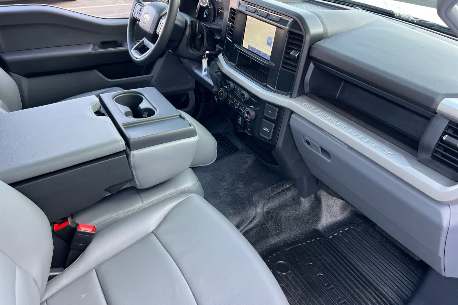 Thumbnail: 2024 Ford Econoline - 17