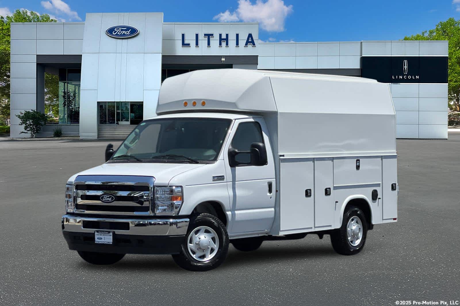 2026 Ford E-Series Cutaway Base's photo