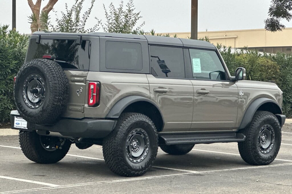 New 2025 Ford Bronco Outer Banks SUV