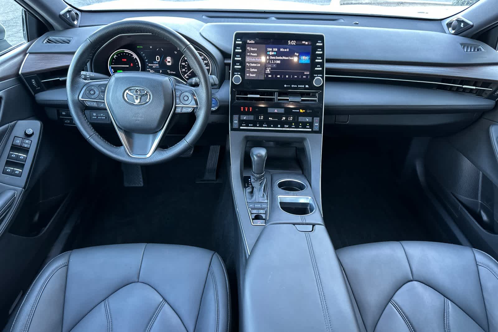 2021 Toyota Avalon Hybrid XLE photo 2