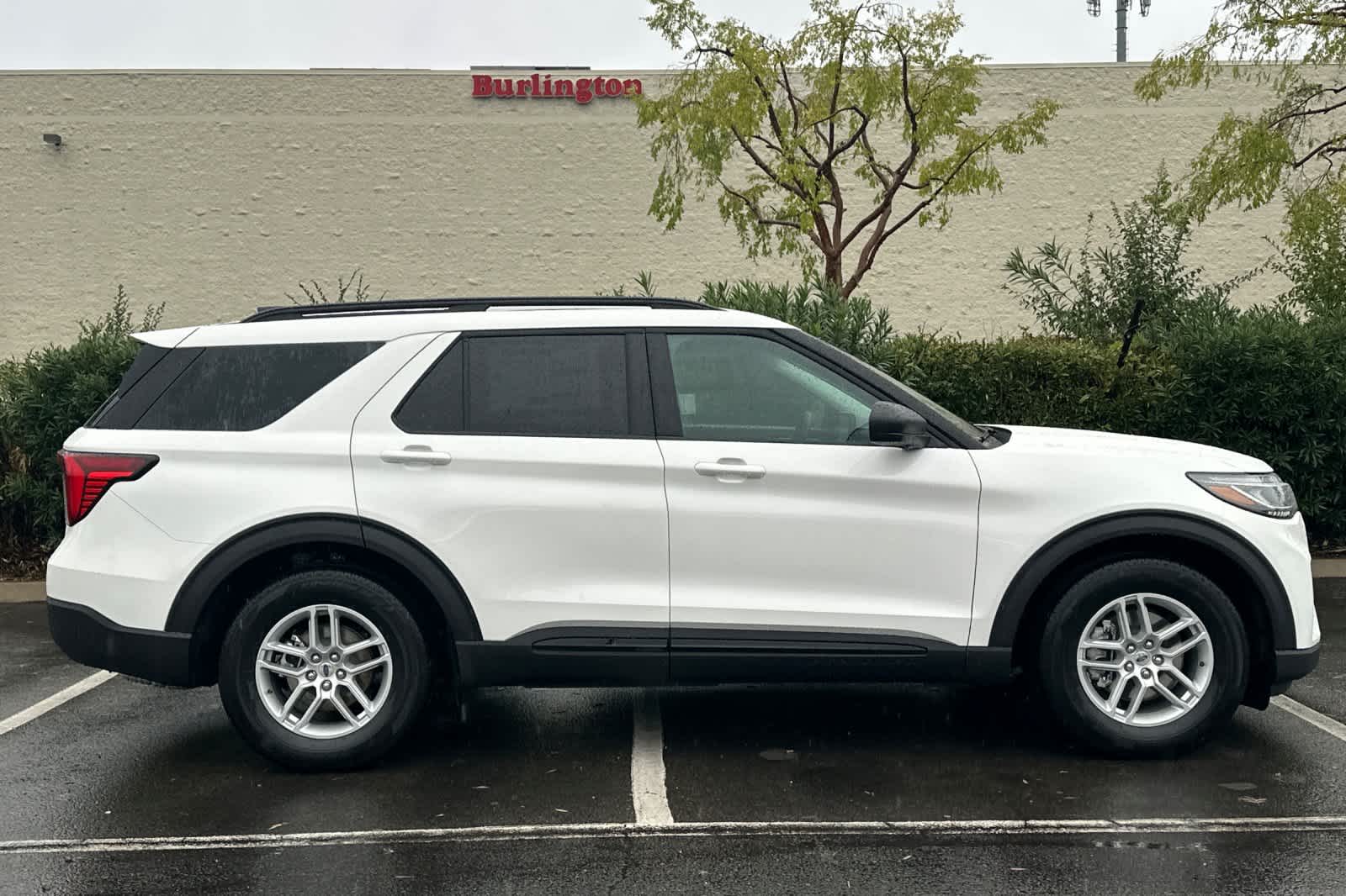 Thumbnail: 2026 Ford Explorer - 8