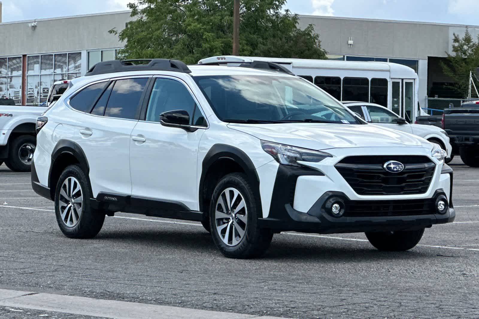 Thumbnail: 2023 Subaru Outback - 9