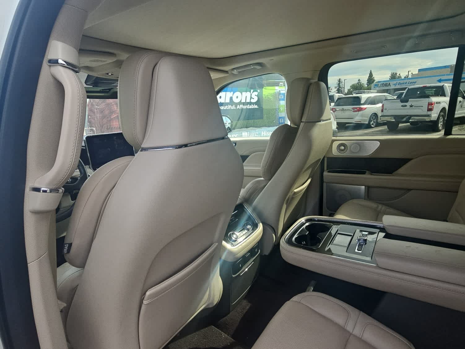 Thumbnail: 2020 Lincoln Navigator - 12
