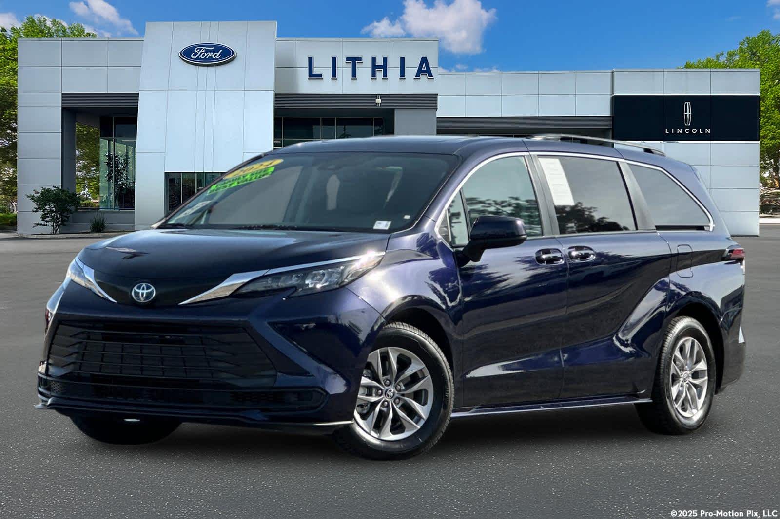 Thumbnail: 2024 Toyota Sienna - 1