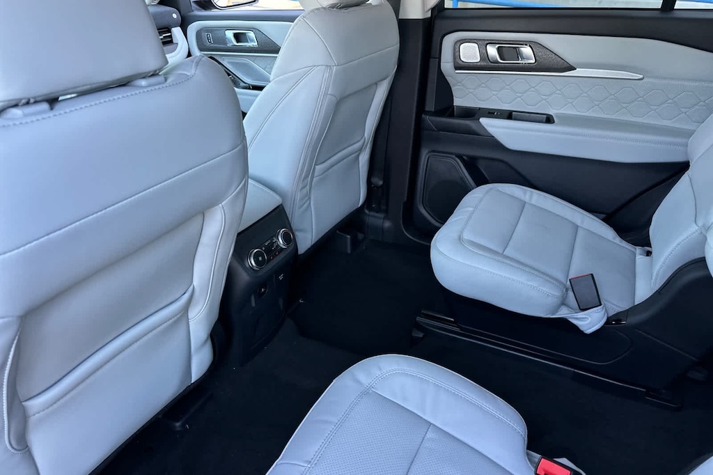 New 2025 Ford Explorer Platinum SUV