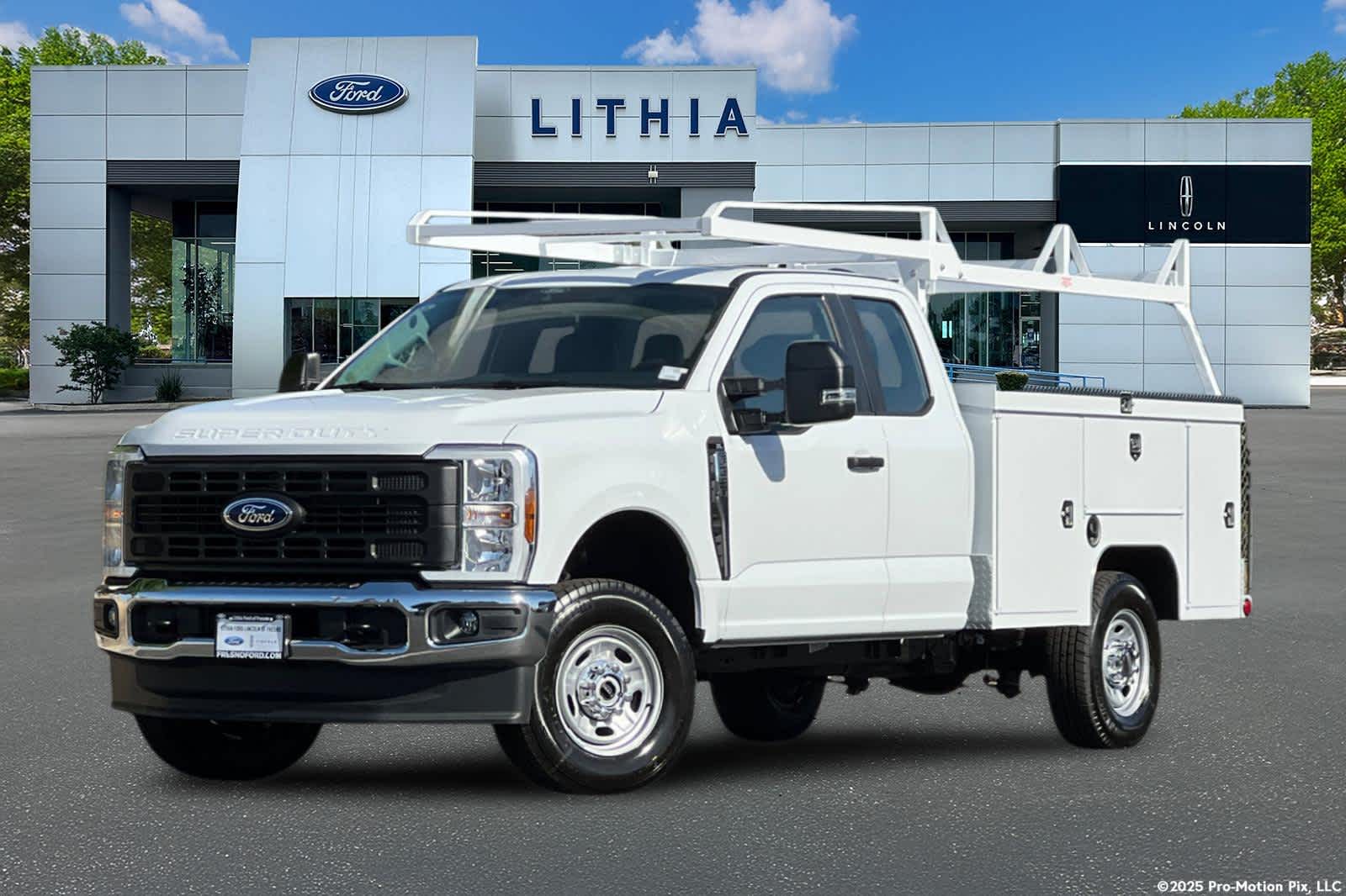 2026 Ford F-350 XL 4x4 SuperCab 8' Box SRW's photo