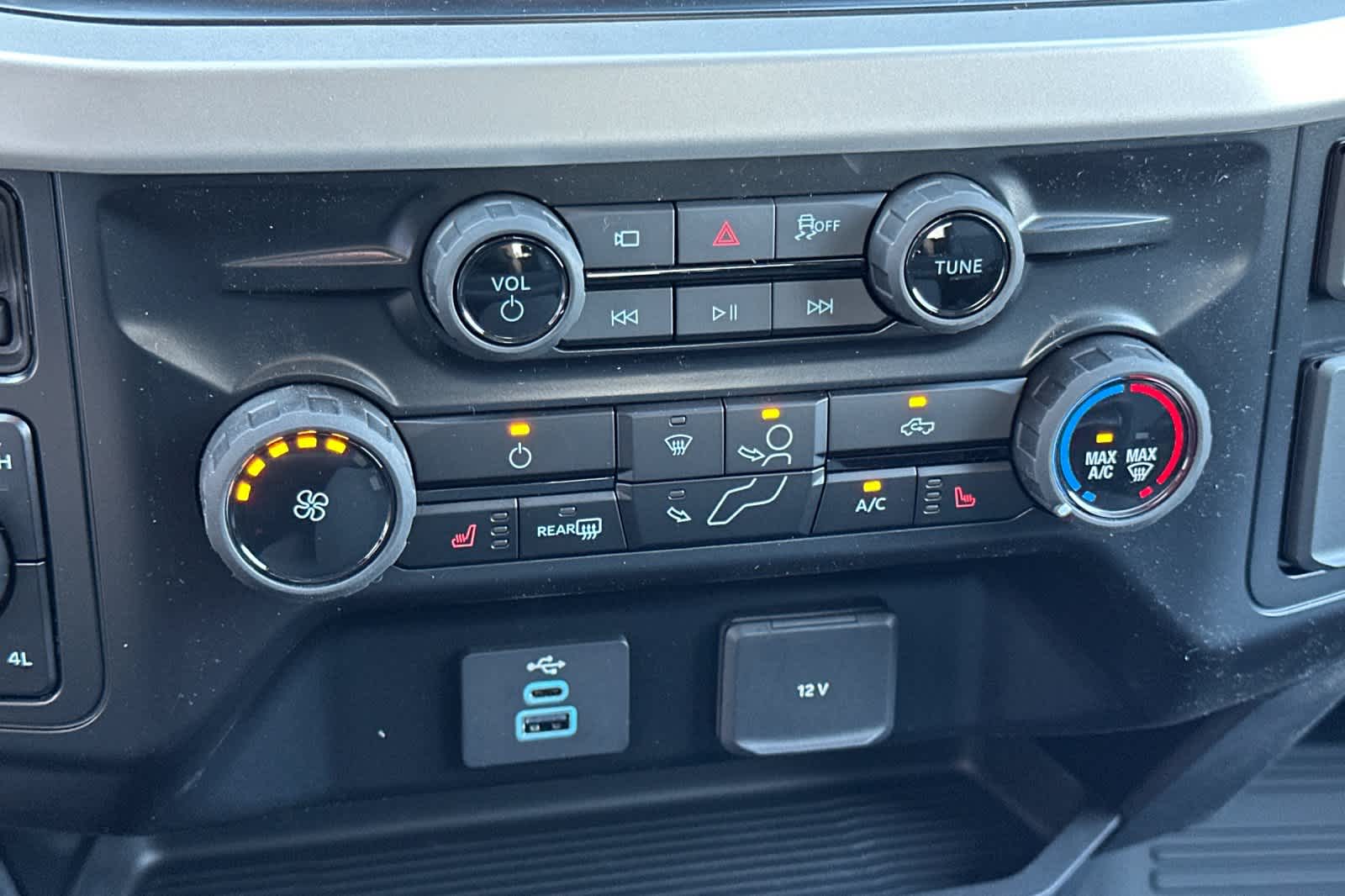 Thumbnail: 2026 Ford Econoline - 23