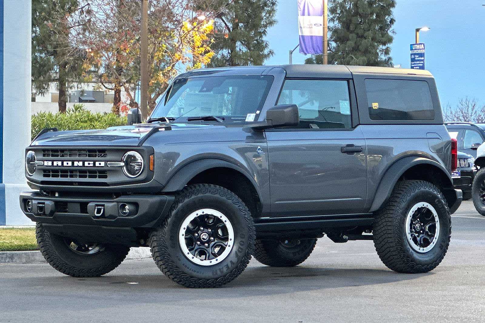 New 2023 Ford Bronco Black Diamond SUV Carbonized Gray Metallic