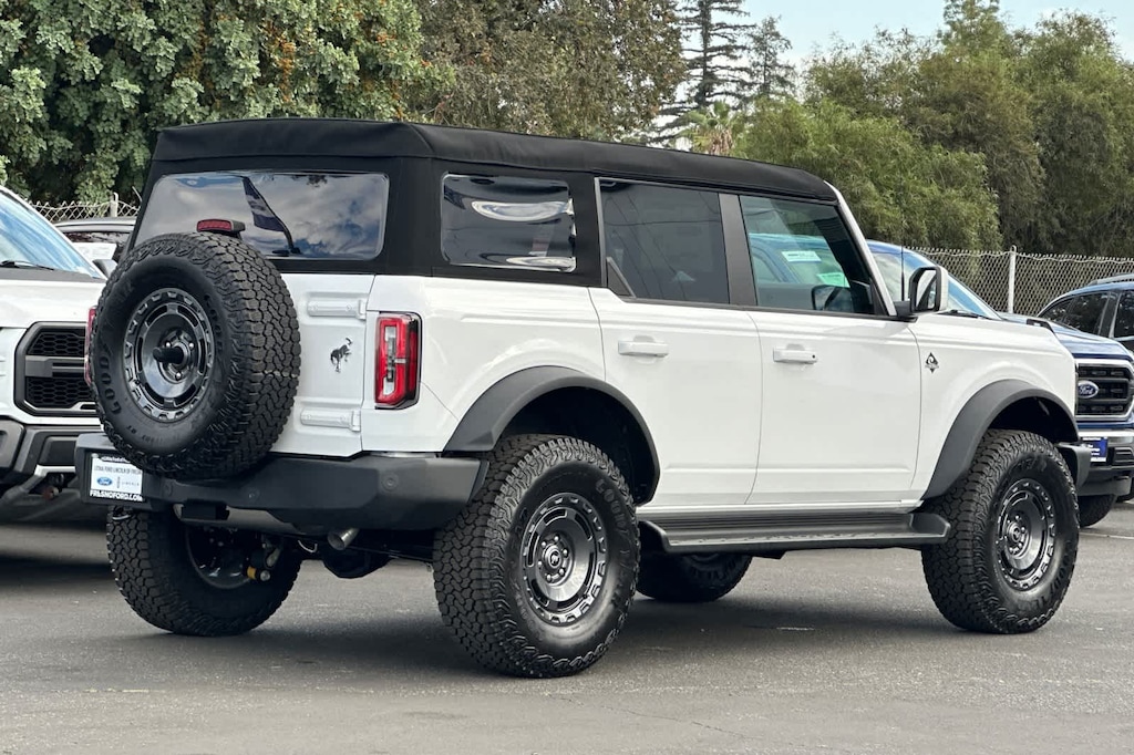 New 2025 Ford Bronco Outer Banks SUV