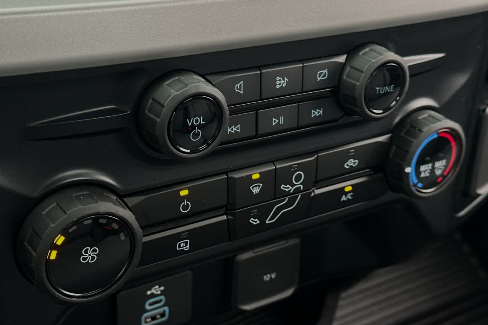 Thumbnail: 2024 Ford Econoline - 18