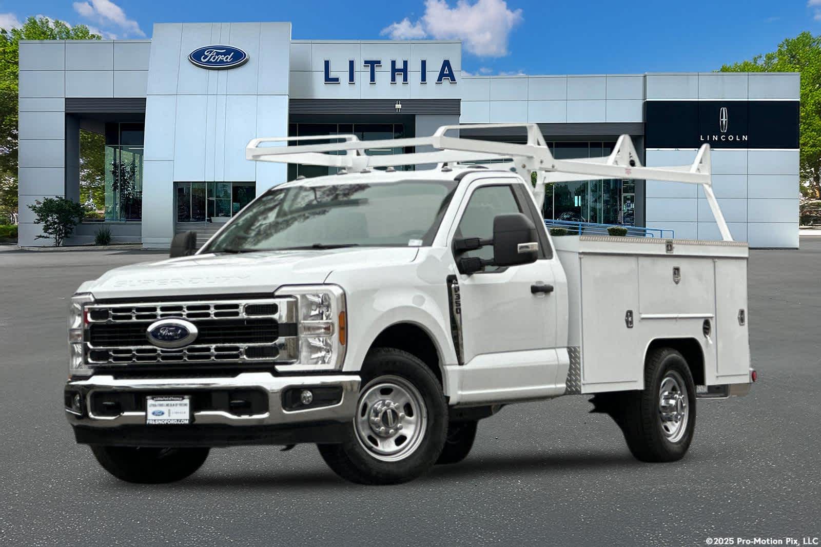 2026 Ford F-350 Super Duty Chassis Cab XL's photo