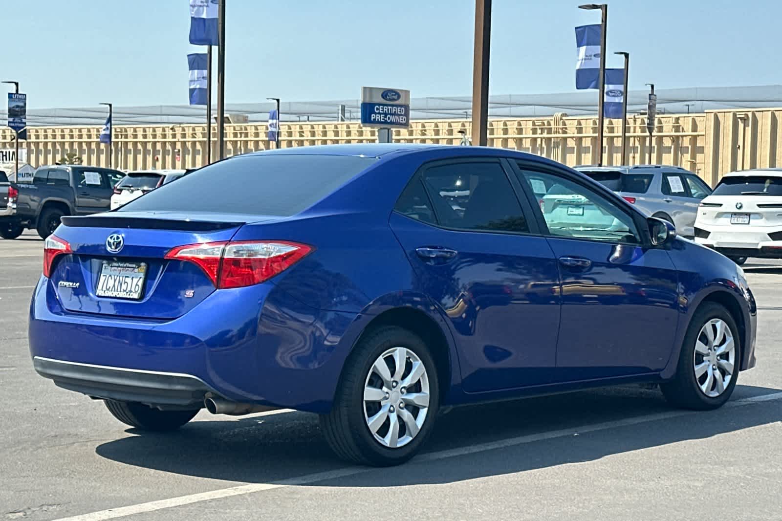 2015 Toyota Corolla L photo 2