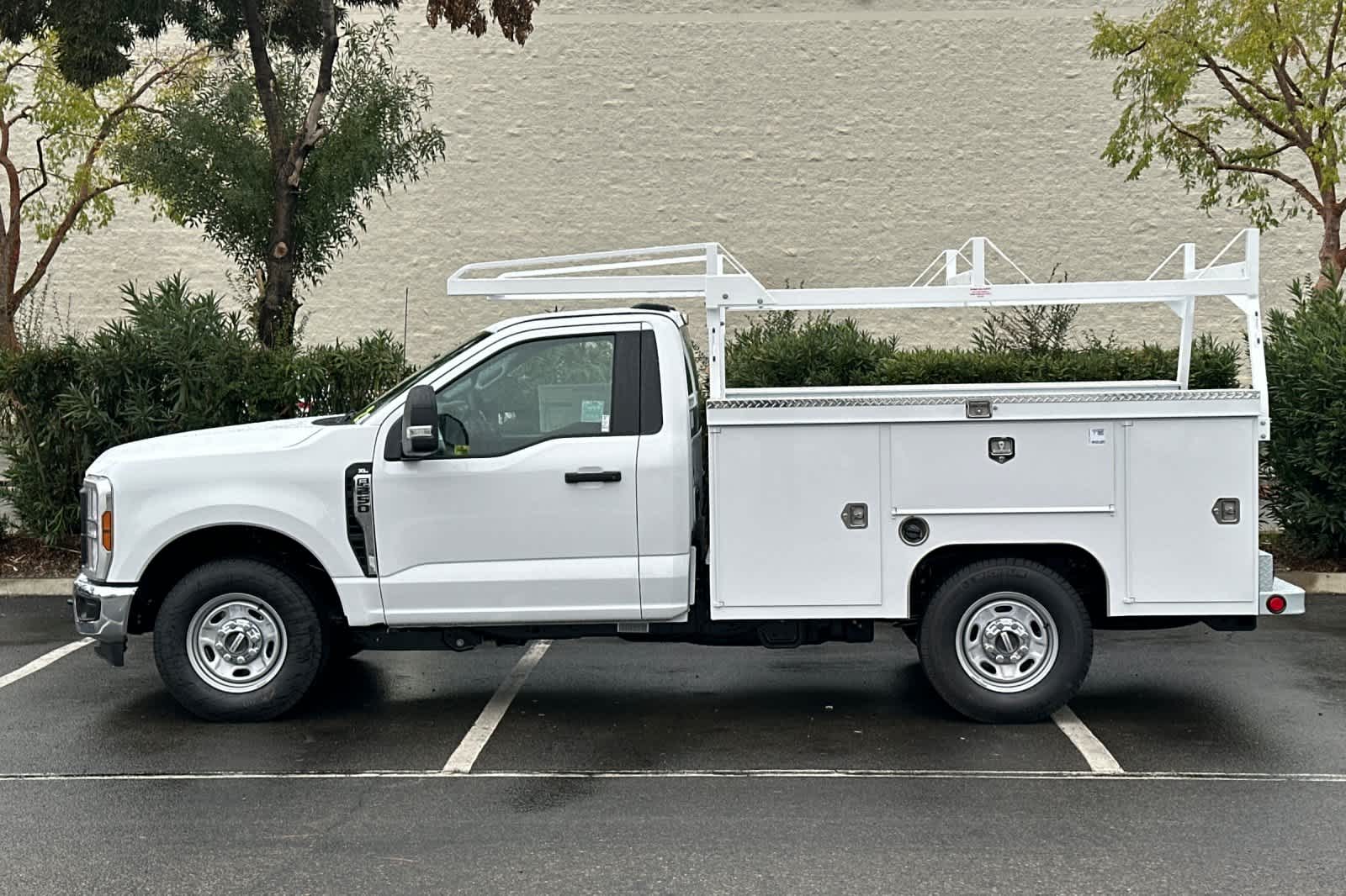Thumbnail: 2026 Ford Econoline - 3