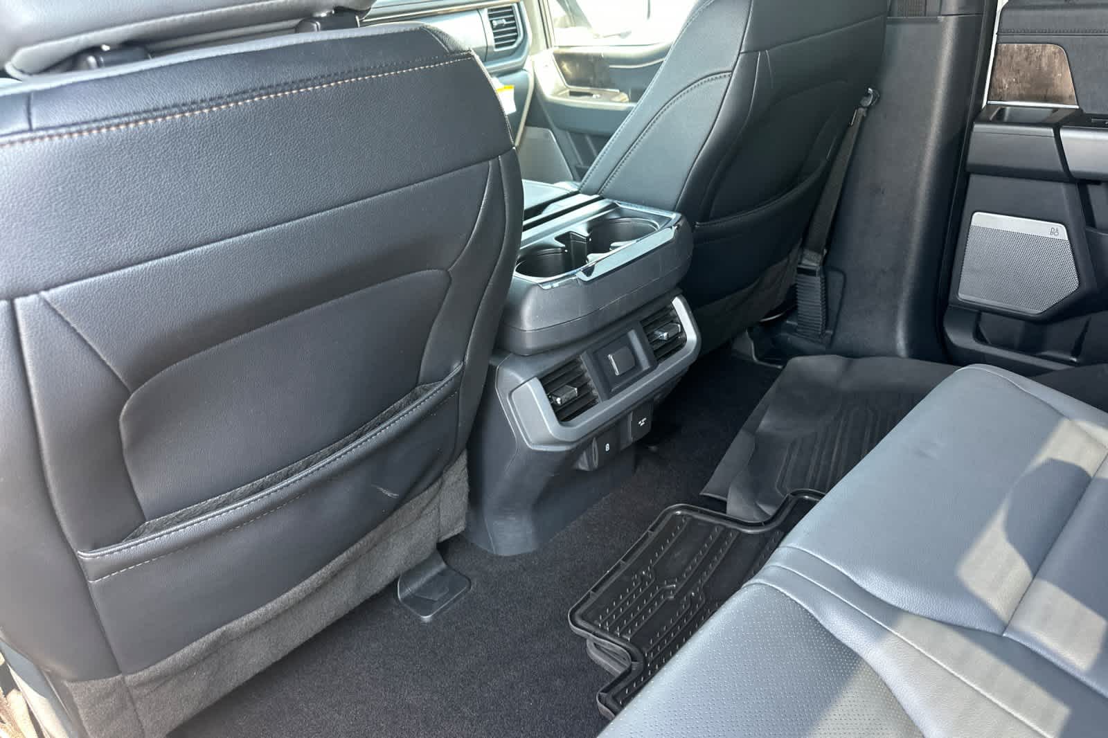 2022 Ford F-150 Lightning Lariat photo 4