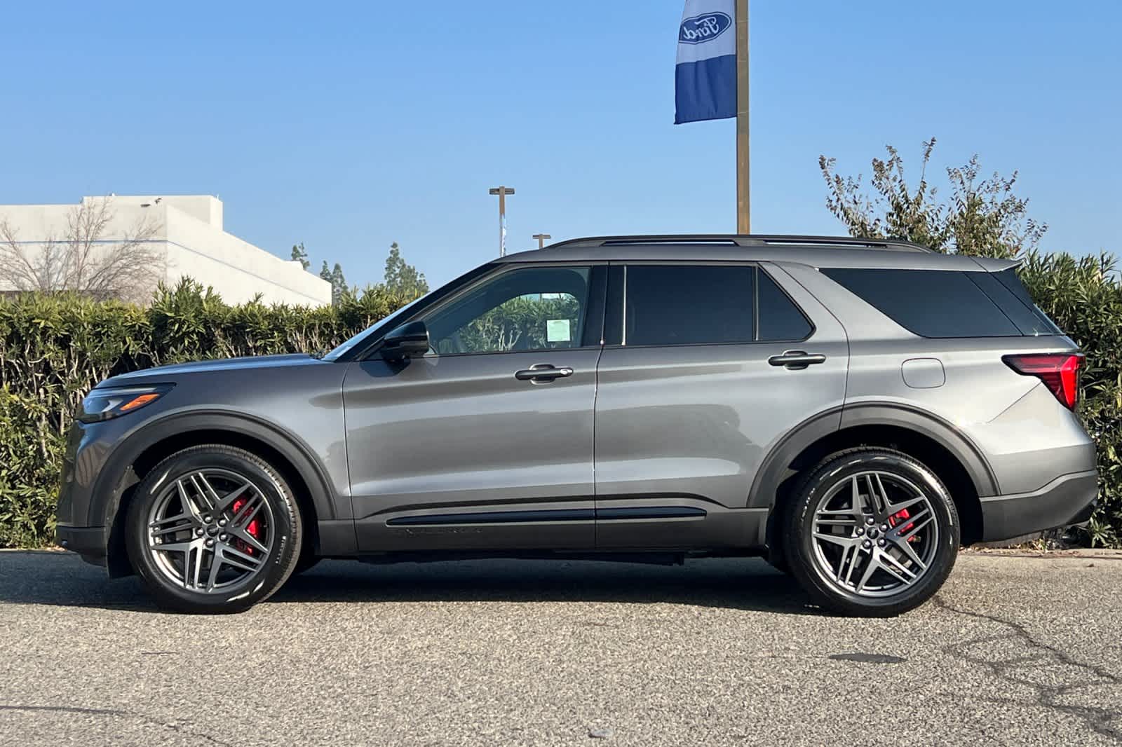 Thumbnail: 2026 Ford Explorer - 5