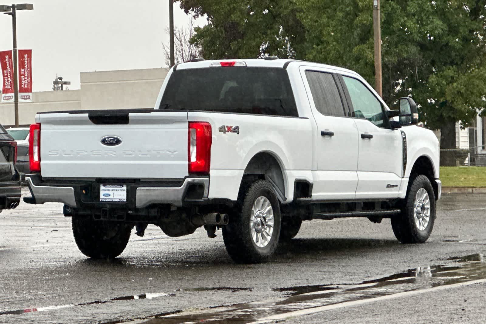 2024 Ford F-250 XLT photo 2