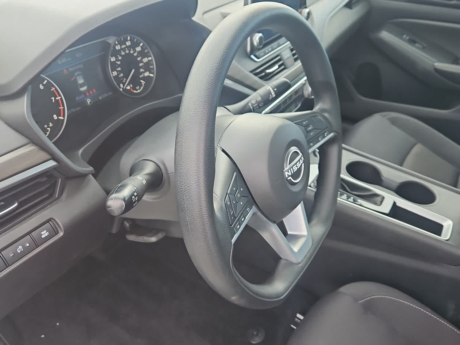 Used 2025 Nissan Altima SV Sedan Glacier White For Sale in Fresno