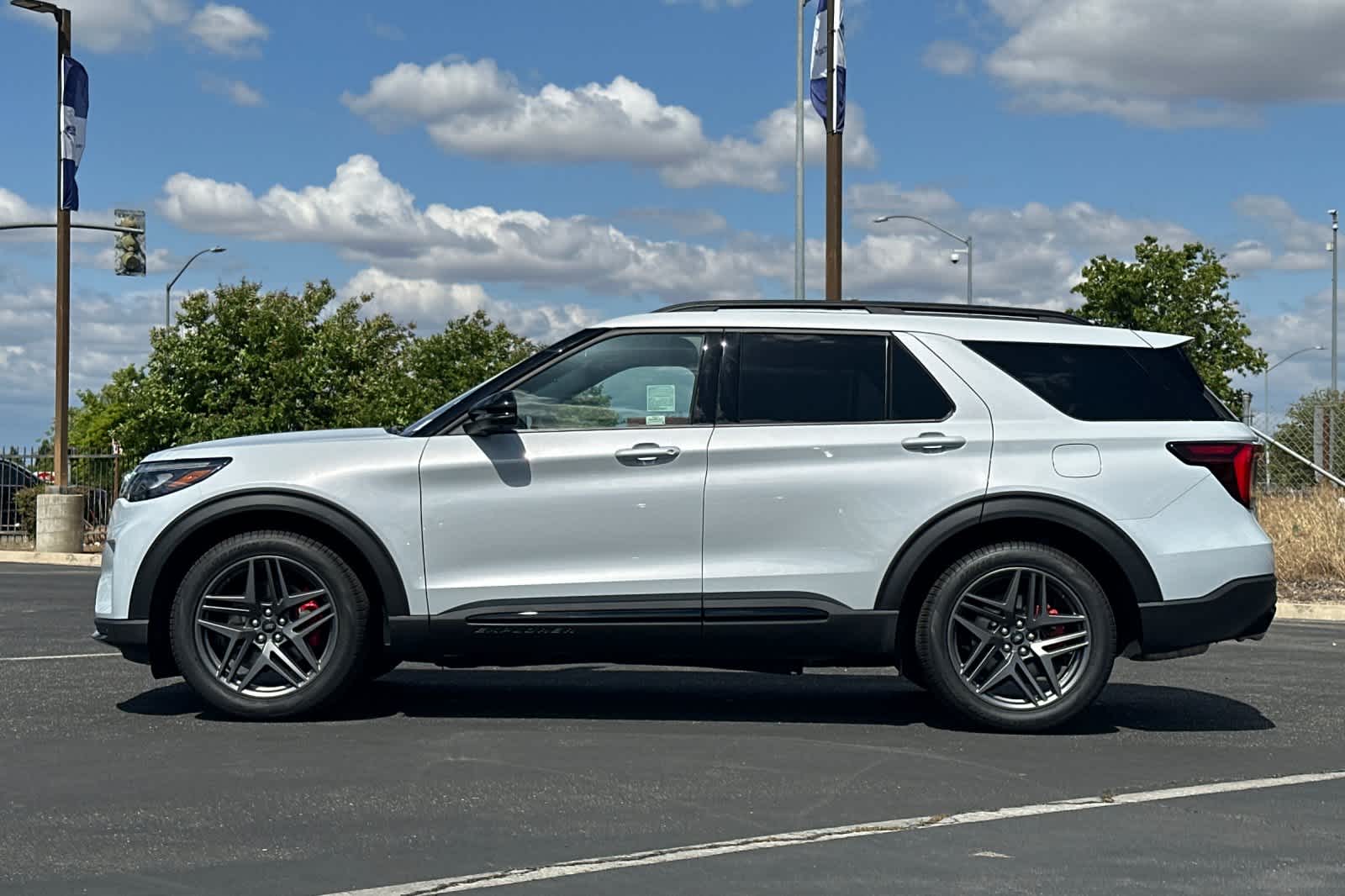 Thumbnail: 2026 Ford Explorer - 5