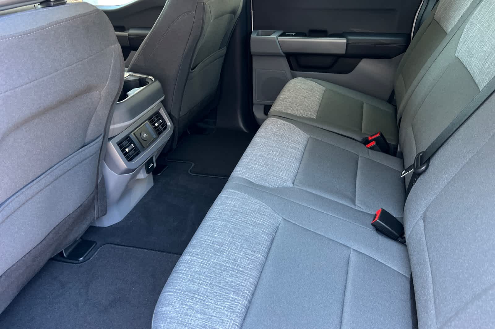 2025 Ford F-250 XLT photo 4