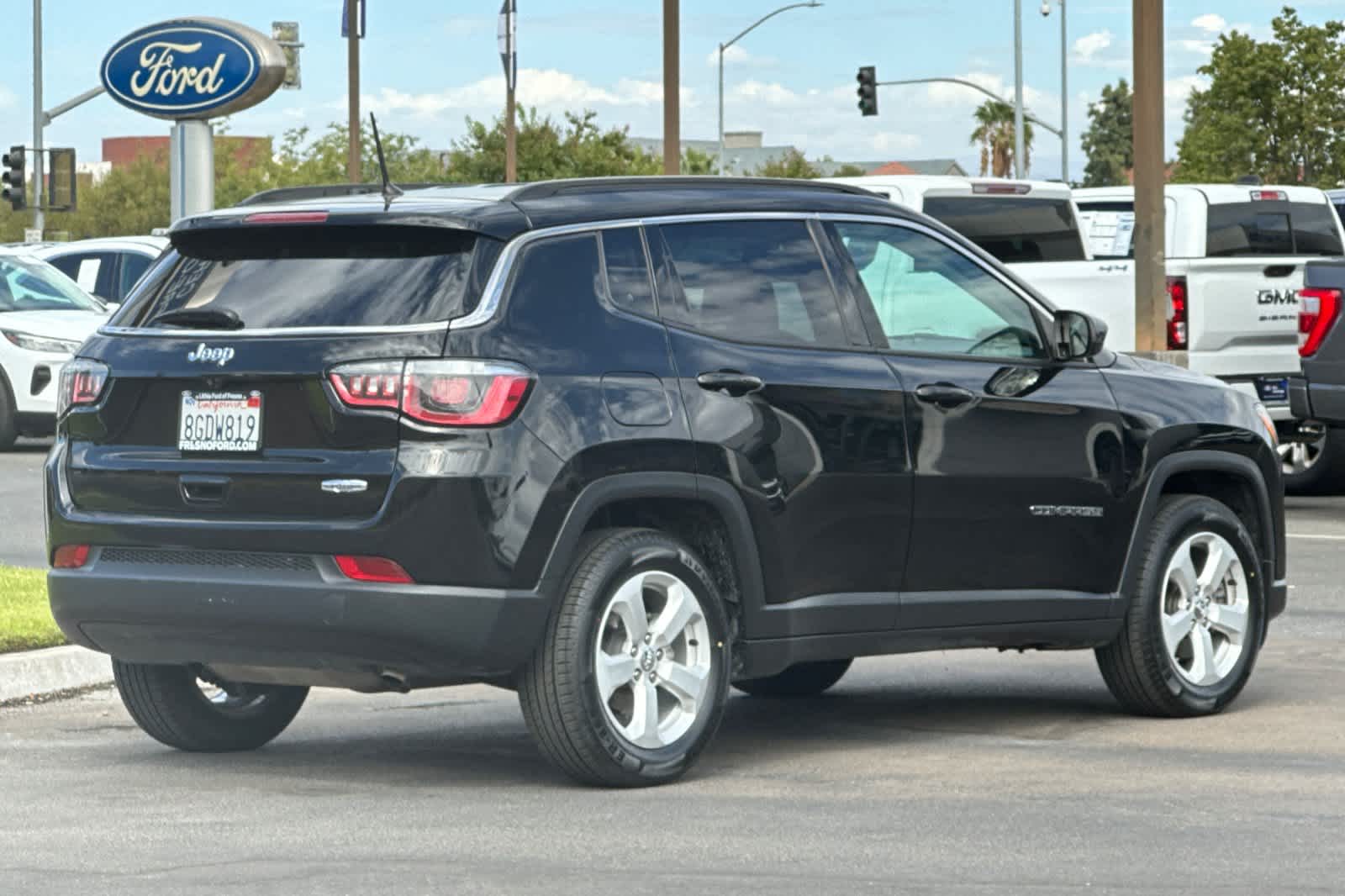 Used 2018 Jeep Compass Latitude with VIN 3C4NJCBB7JT469433 for sale in Fresno, CA