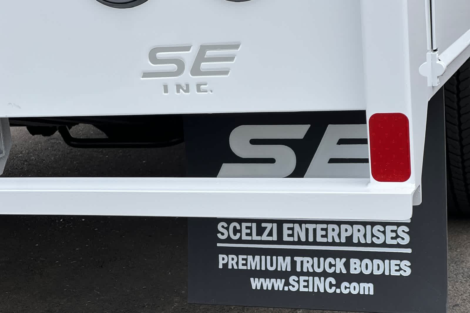 Thumbnail: 2024 Ford Econoline - 25