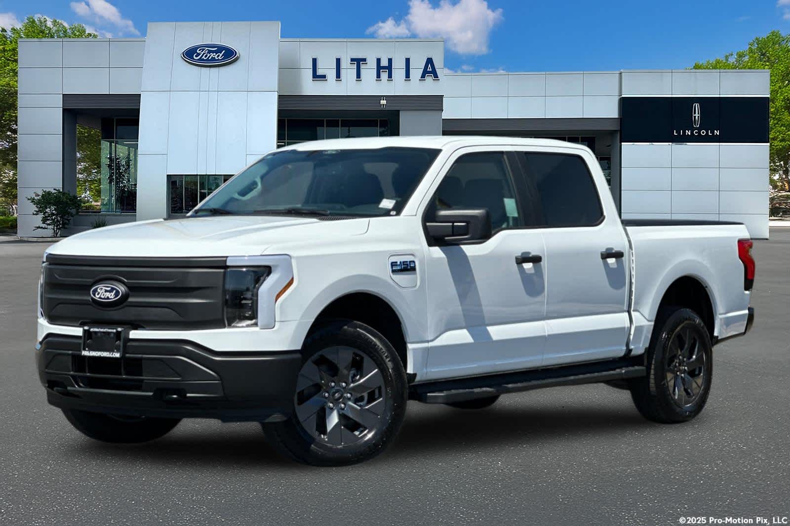 2025 Ford F-150 Lightning Pro's photo