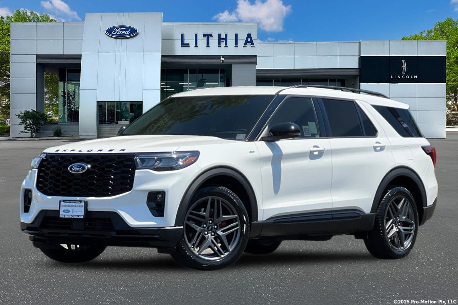 2026 Ford Explorer ST-LINE RWD's photo
