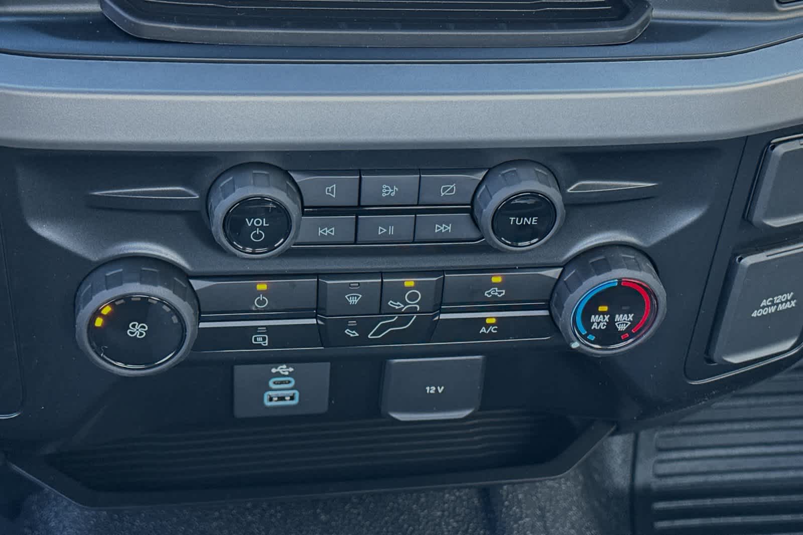 Thumbnail: 2024 Ford Econoline - 16