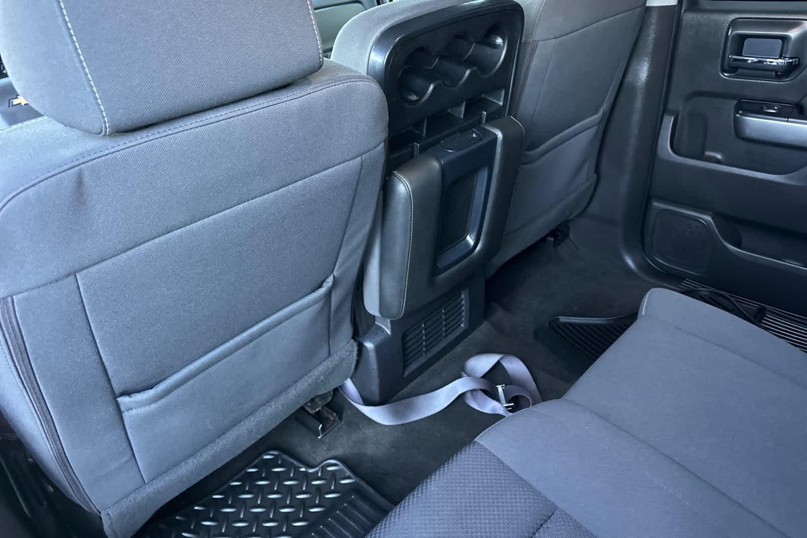 2017 Chevrolet Silverado 1500 LT photo 4