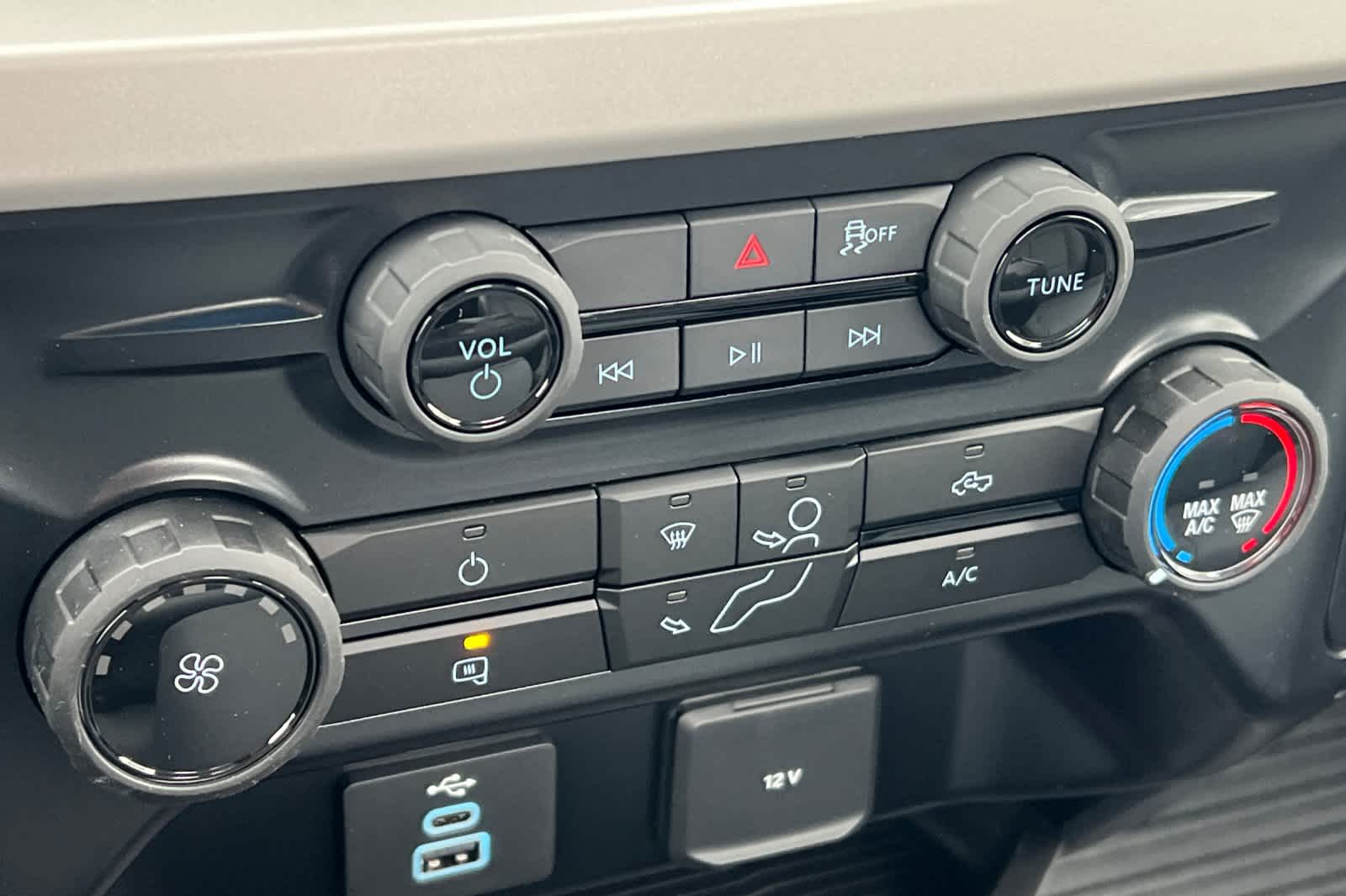 Thumbnail: 2025 Ford Econoline - 17