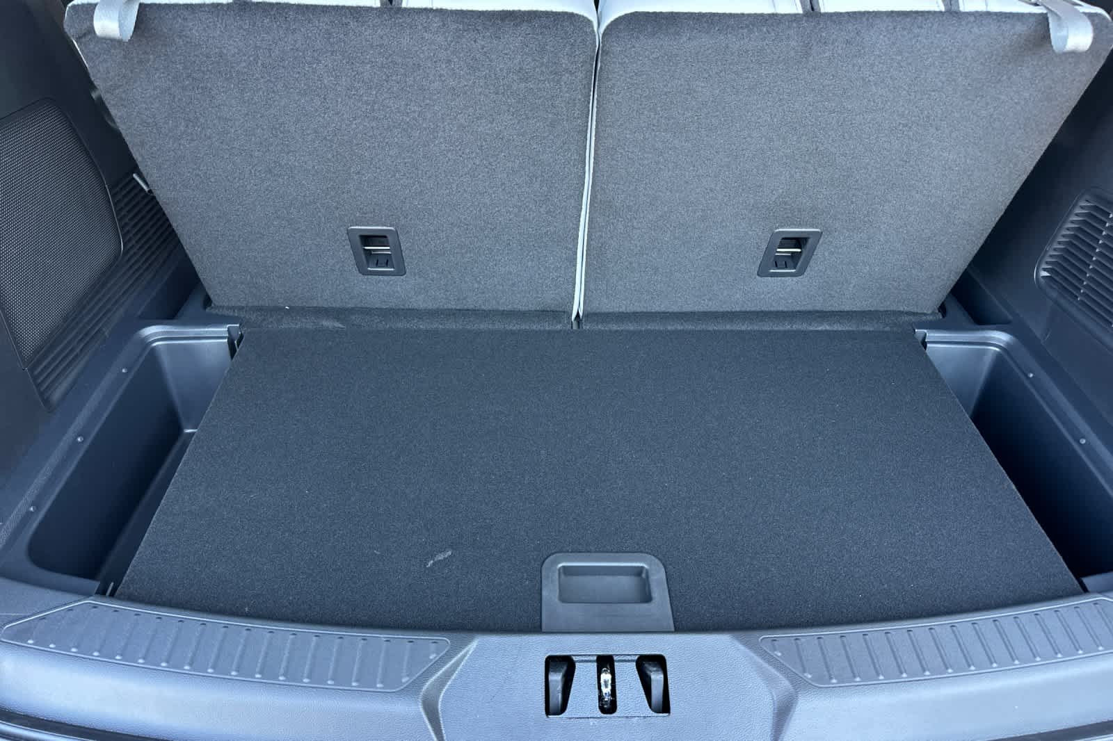 Thumbnail: 2025 Ford Explorer - 17