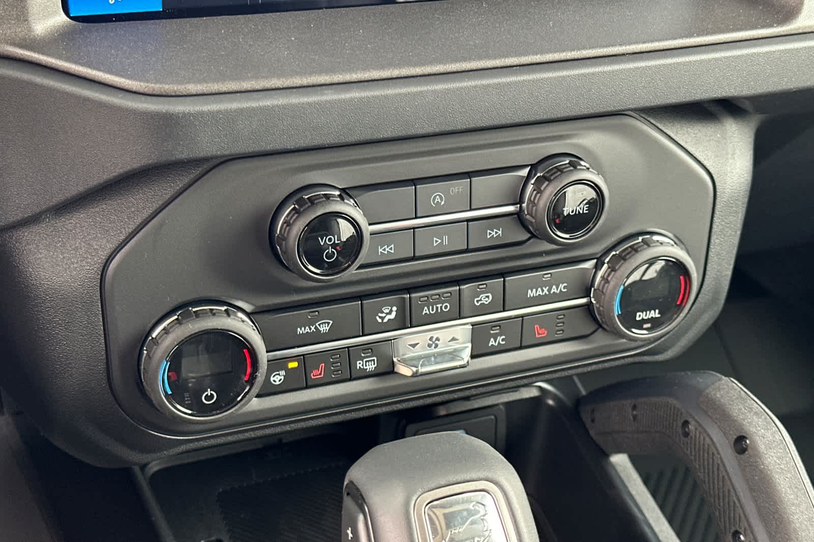 Thumbnail: 2025 Ford Bronco - 22