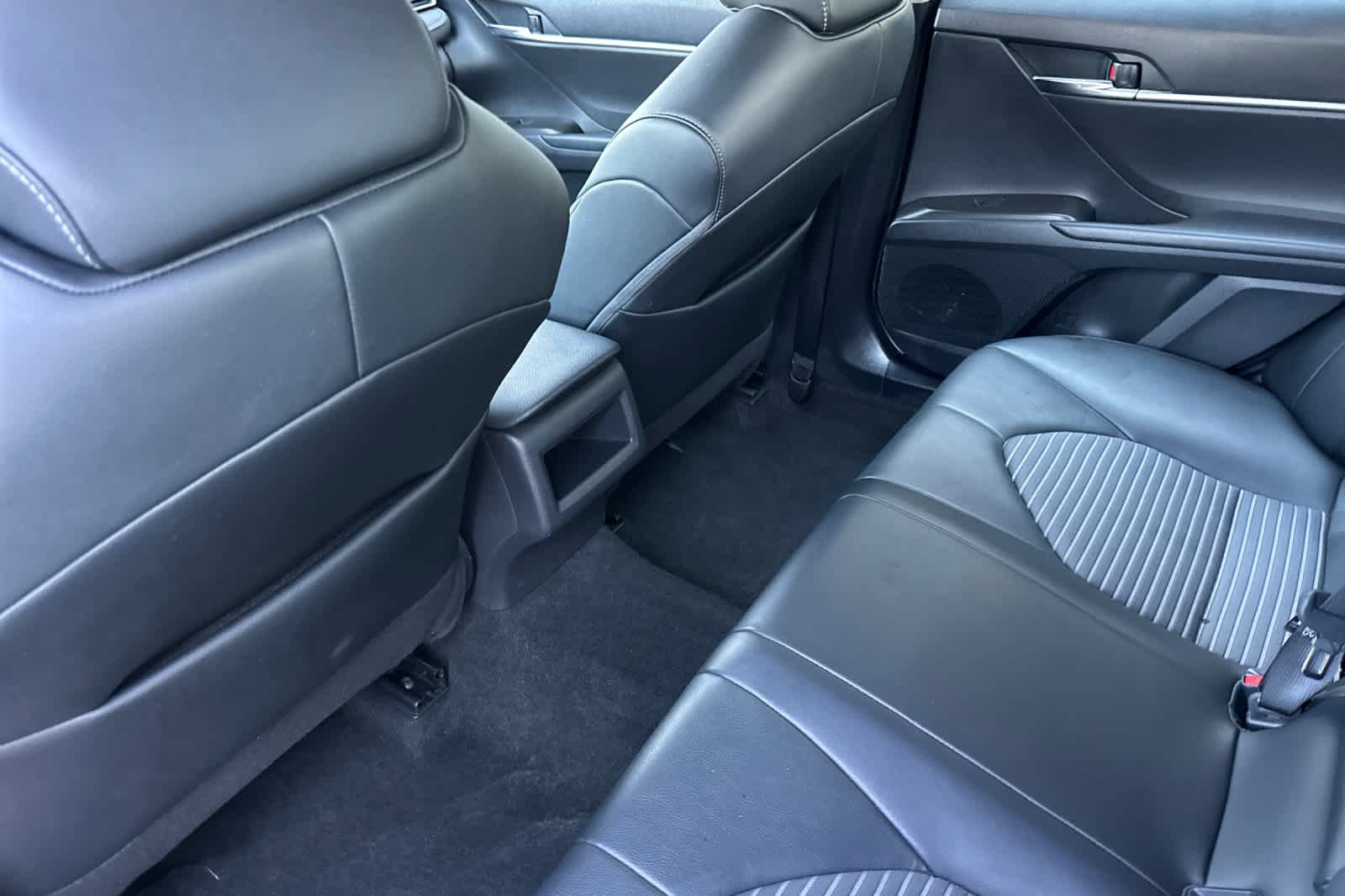 2023 Toyota Camry SE photo 4