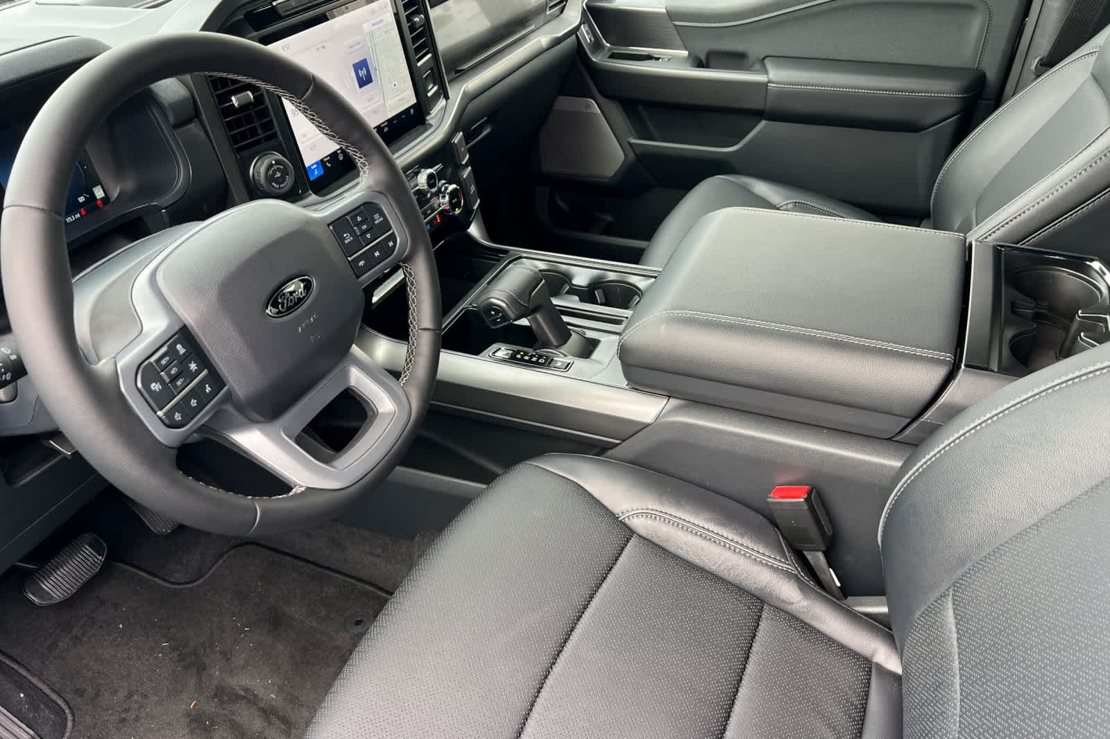 2025 Ford F-150 Lariat 13