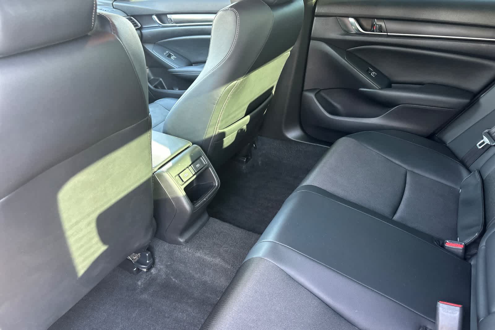 2021 Honda Accord Sport photo 4