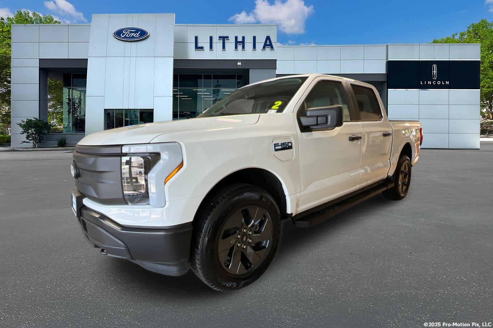 2025 Ford F-150 Lightning Pro's photo