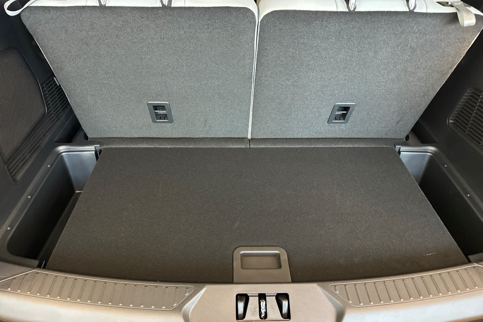 Thumbnail: 2025 Ford Explorer - 17