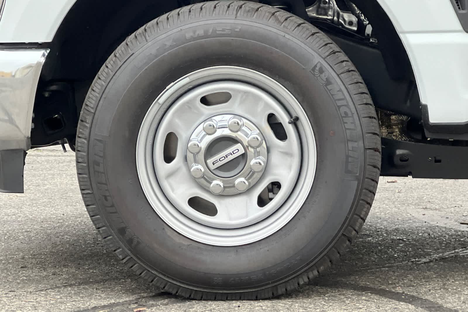 Thumbnail: 2025 Ford Econoline - 21