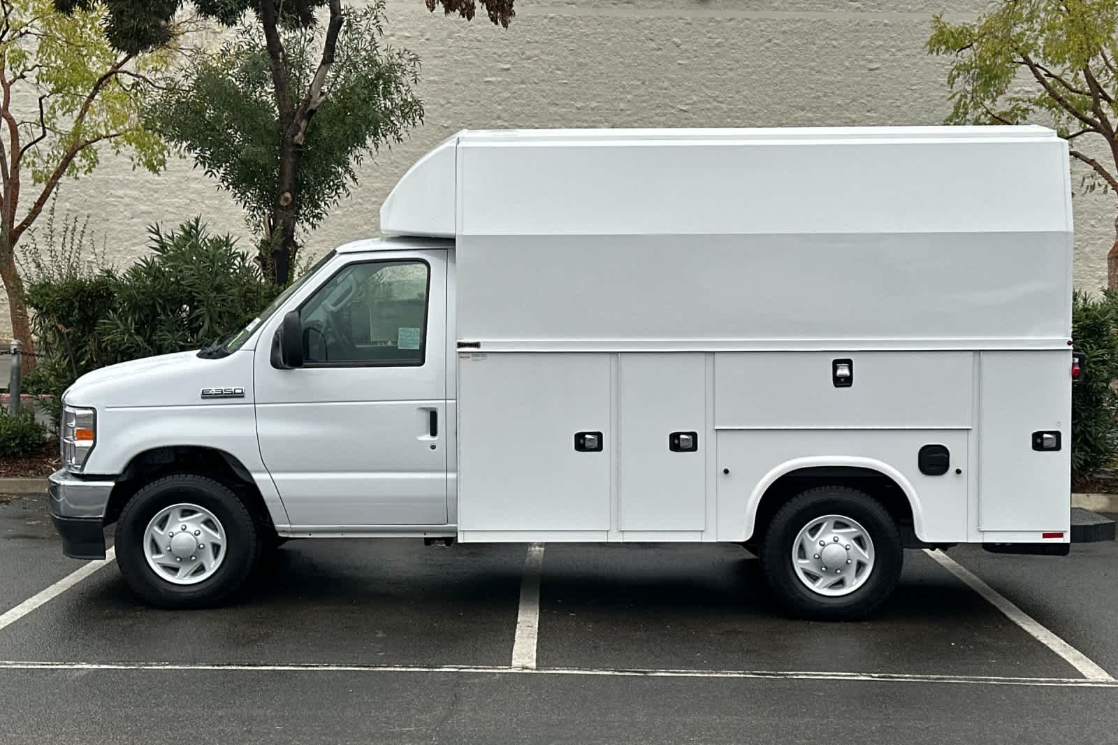 Thumbnail: 2026 Ford Econoline - 3