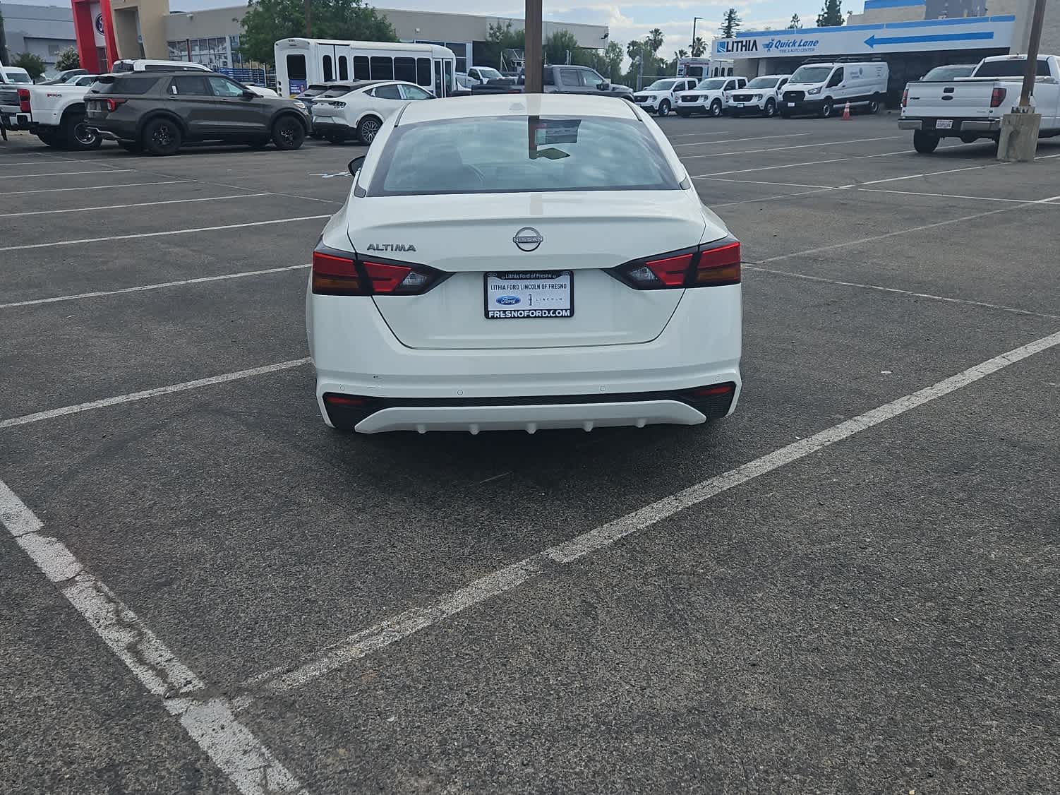 Used 2025 Nissan Altima SV Sedan Glacier White For Sale in Fresno